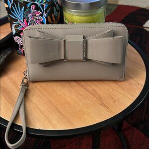 Betsey Johnson taupe bow wristlet wallet
